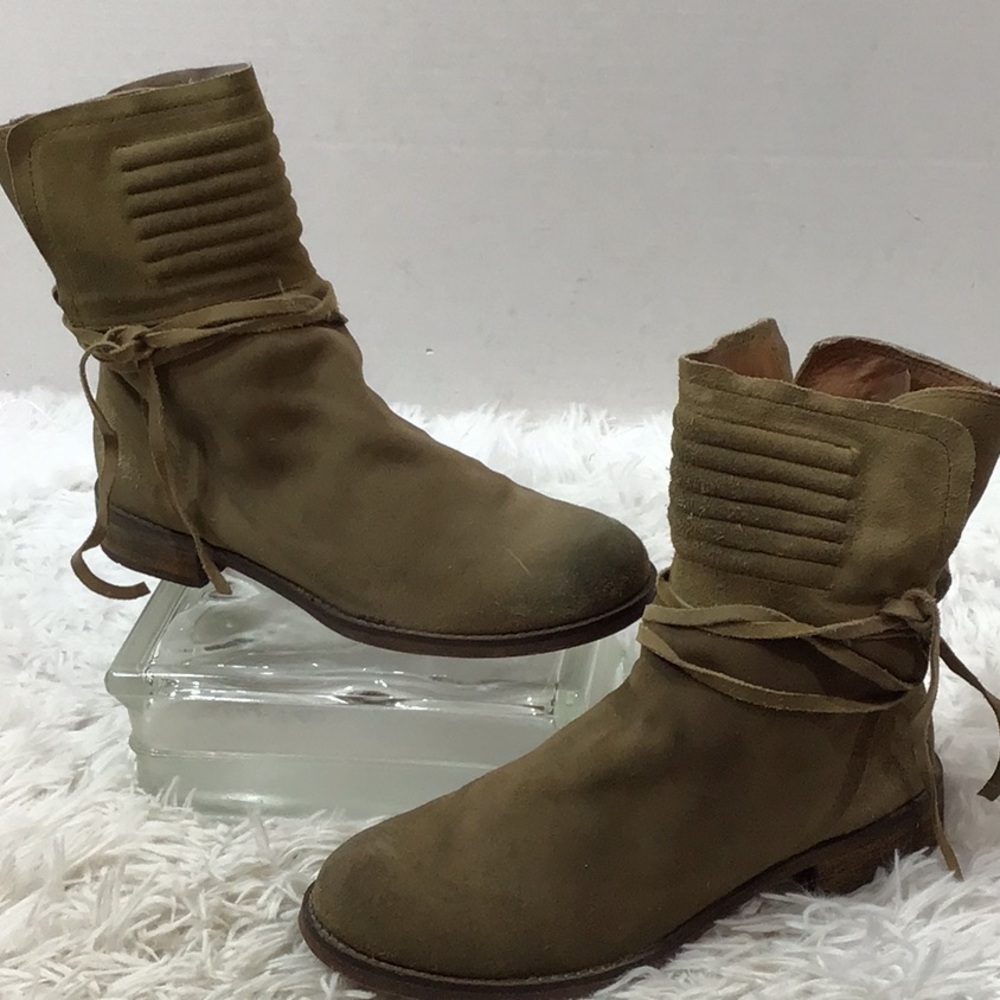 FREE PEOPLE Green Suede Cambridge Booties 37